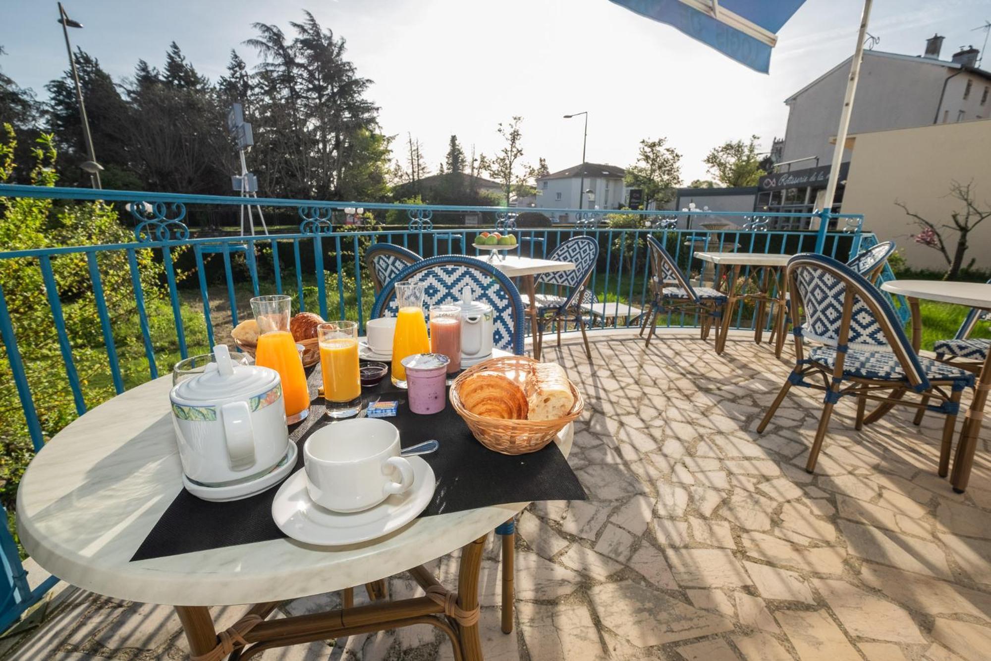 Cit'Hotel Logis De Brou, Bourg En Bresse Esterno foto